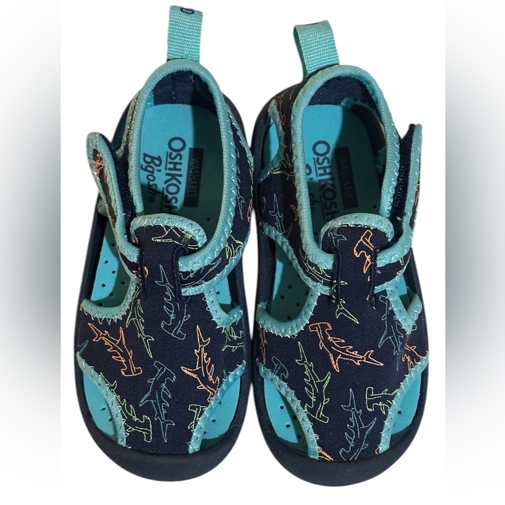 OshKosh B'gosh Kids water shoes with a shark print. Teal & black.